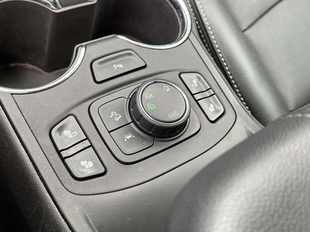 Used 2023 GMC Terrain SLT w/ Infotainment Package II AWD/4WD image 34