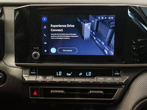 Used 2025 Toyota Camry SE image 14