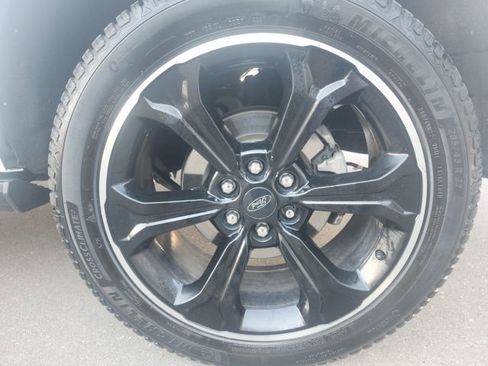 Used 2023 Ford Expedition Limited image 9