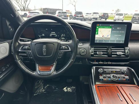 Used 2019 Lincoln Navigator L Reserve image 3