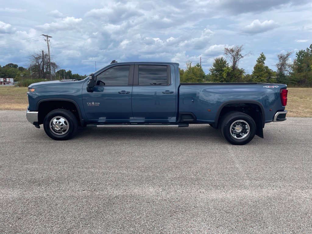 Used 2024 Chevrolet Silverado 3500 LT w/ Texas Edition AWD/4WD image 2