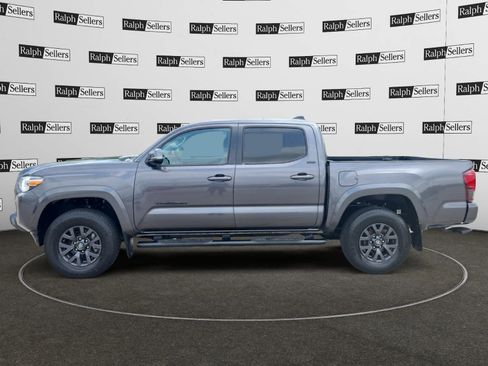 Used 2023 Toyota Tacoma SR5 w/ Technology Package AWD/4WD image 3