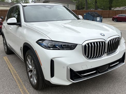Certified 2026 BMW X5 xDrive40i AWD/4WD image 2