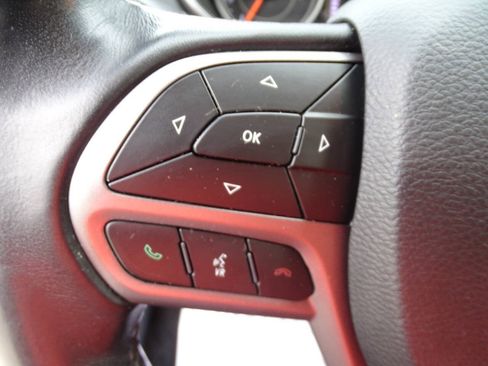 Used 2019 Jeep Cherokee 4WD Latitude image 14