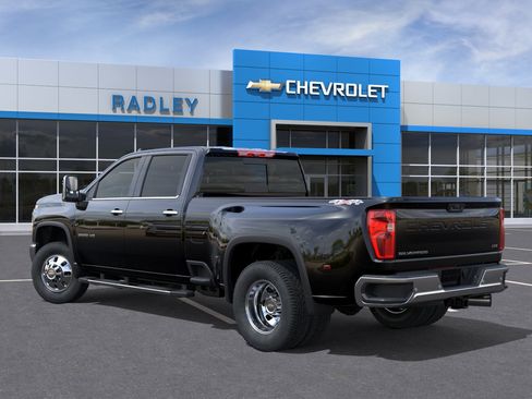 New 2026 Chevrolet Silverado 3500 LTZ w/ LTZ Convenience Package AWD/4WD image 3