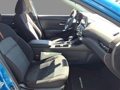Certified 2025 Nissan Sentra SR FWD image 14
