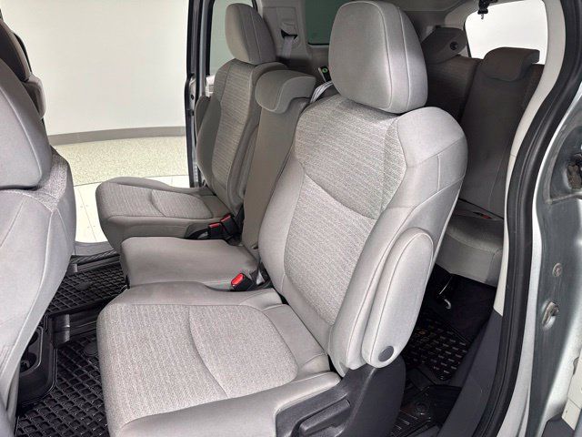 Used 2022 Toyota Sienna LE AWD/4WD image 25