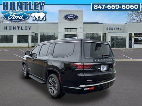 Used 2023 Jeep Wagoneer 4WD w/ Premium Group I image 6