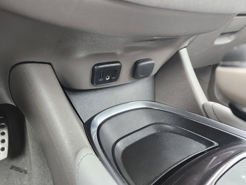 Used 2017 Chevrolet Malibu LT image 8