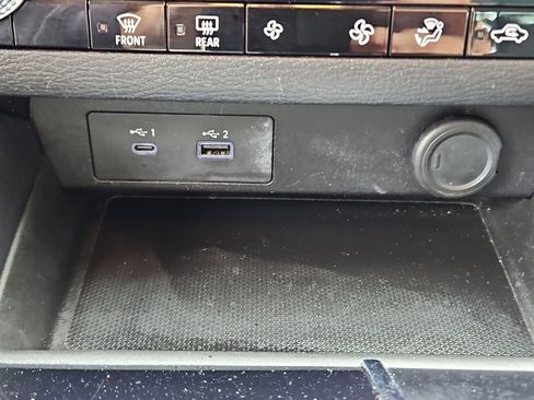 Used 2023 Mitsubishi Outlander SE image 22