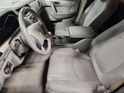 Used 2017 Chevrolet Traverse LT FWD image 17