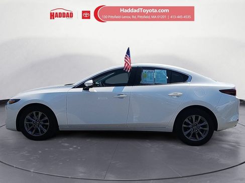 Used 2025 MAZDA MAZDA3 s FWD image 2