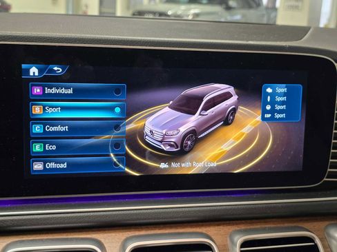 Used 2025 Mercedes-Benz GLS 450 4MATIC image 35