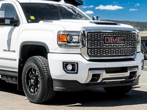 Used 2019 GMC Sierra 3500 Denali AWD/4WD image 9