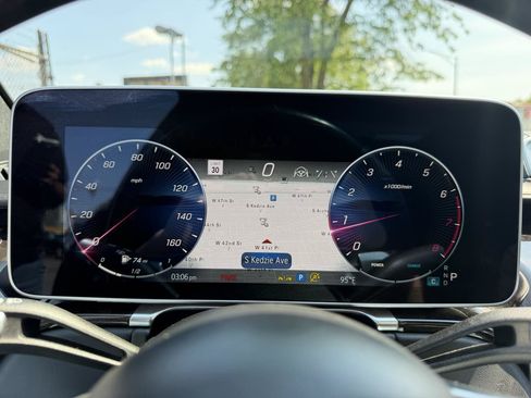 Used 2021 Mercedes-Benz S 580 4MATIC Sedan w/ AMG Line image 31