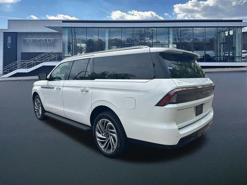 New 2026 Lincoln Navigator L Premier AWD/4WD image 5