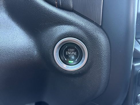 Used 2022 GMC Sierra 1500 AT4 w/ AT4 Premium Package image 18