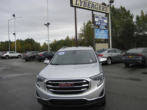 Used 2020 GMC Terrain SLT w/ Preferred Package image 3