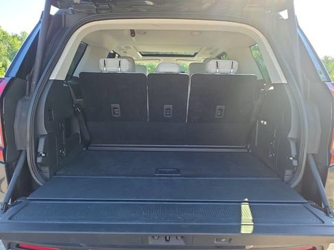 Used 2025 Ford Expedition Platinum w/ Driver's Package AWD/4WD image 14