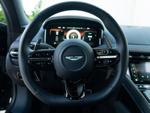 Used 2024 Aston Martin DB12 Coupe RWD image 10