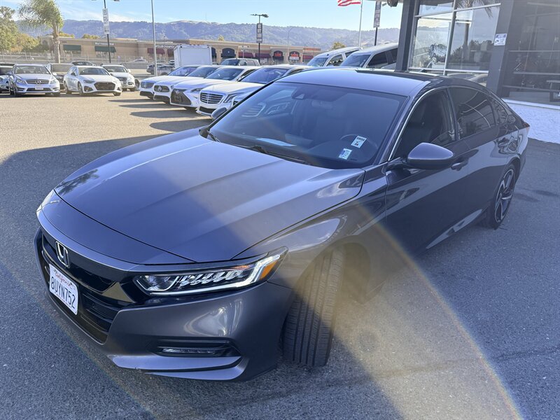 Used 2018 Honda Accord Sport image 3