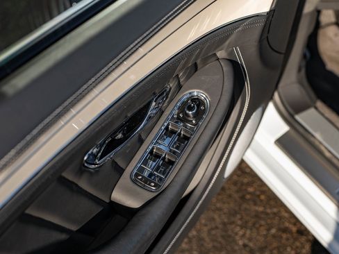 Used 2024 Bentley Continental GT image 25