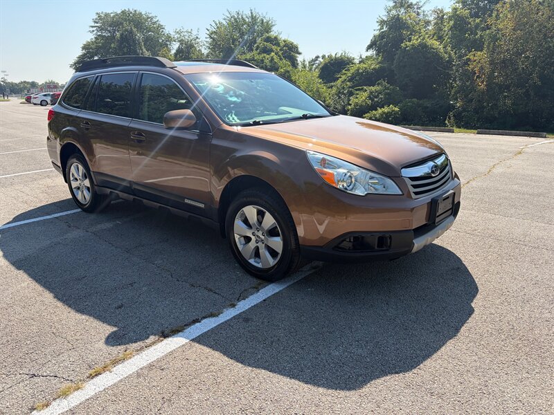 Used 2012 Subaru Outback 2.5i Limited w/ Moonroof Pkg AWD/4WD image 7