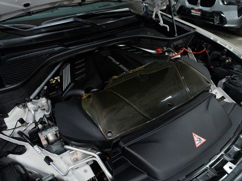 Used 2015 BMW X5 M image 54