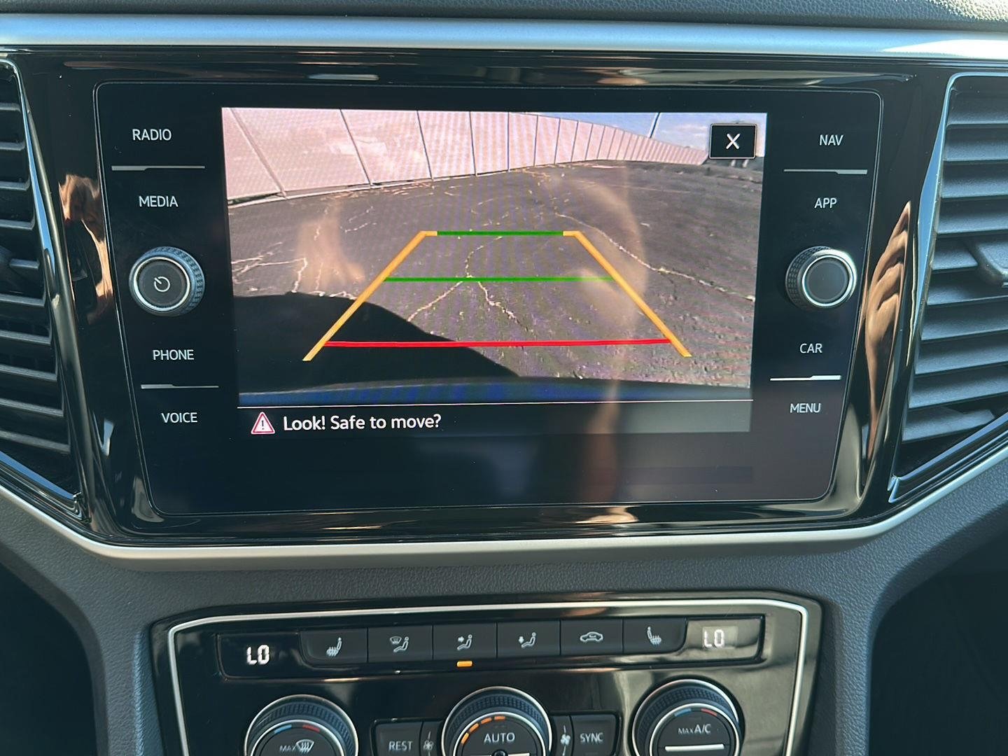 Used 2021 Volkswagen Atlas SEL AWD/4WD image 18