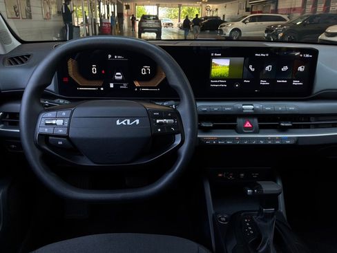 Used 2025 Kia K4 FWD image 13