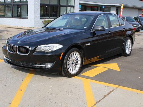 Used 2011 BMW 535i Sedan image 4