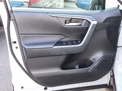 Certified 2025 Toyota RAV4 SE image 21