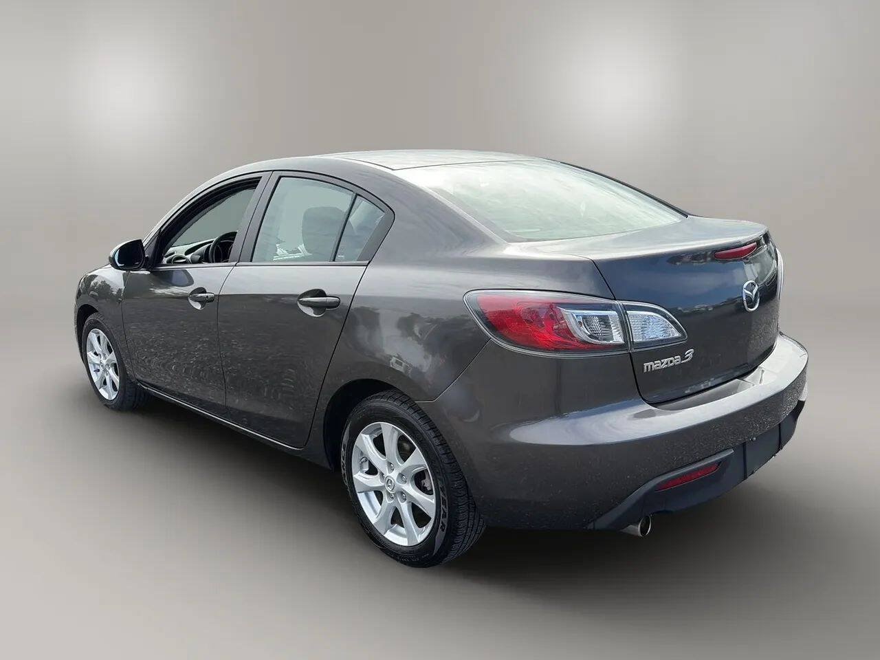 Used 2010 MAZDA MAZDA3 i Touring FWD image 5