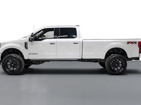 Used 2022 Ford F350 Platinum w/ FX4 Off-Road Package AWD/4WD image 9