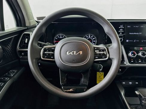 Used 2023 Kia Sorento LX AWD/4WD image 11