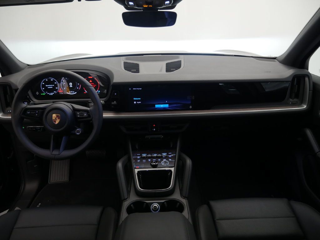 Certified 2026 Porsche Cayenne AWD/4WD image 36