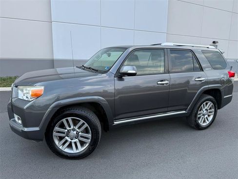 Used 2013 Toyota 4Runner Limited AWD/4WD image 4