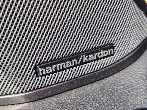 Used 2013 Mercedes-Benz E 350 Sedan image 24