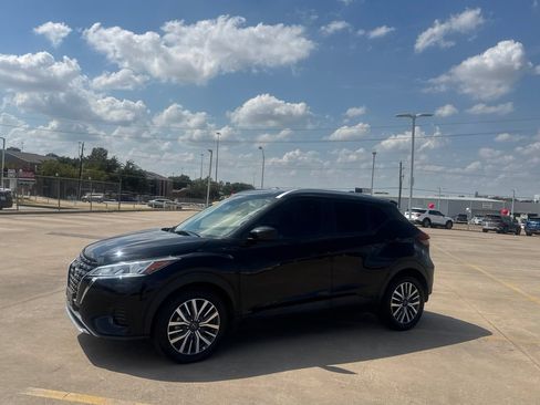 Certified 2023 Nissan Kicks SV FWD image 12