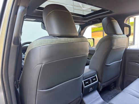 Used 2024 Lexus GX 550 AWD/4WD image 39