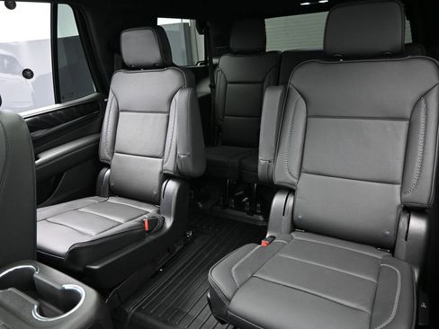 Used 2022 GMC Yukon Denali w/ Denali Premium Package image 26