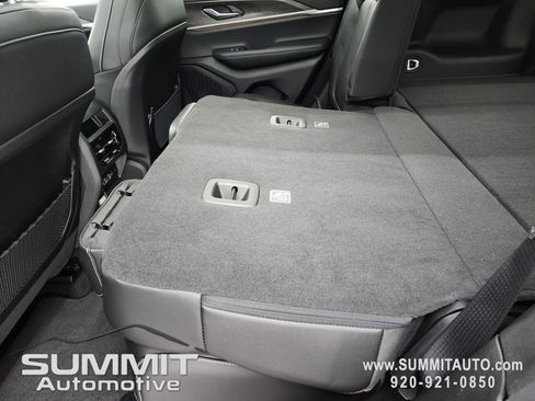 New 2025 Jeep Grand Cherokee Limited w/ Black Appearance Package image 38