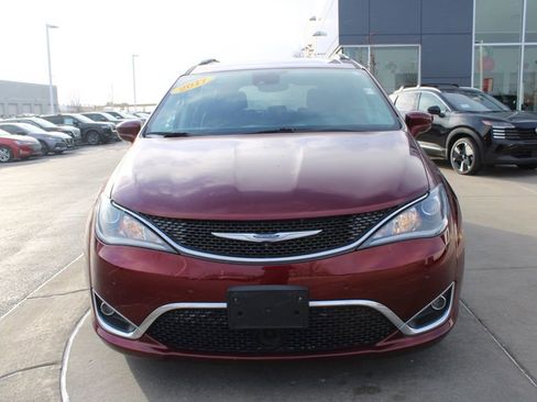 Used 2017 Chrysler Pacifica Touring-L Plus w/ Advanced Safetytec Group image 2