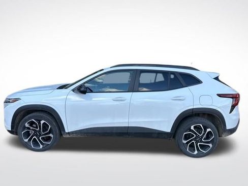 Certified 2024 Chevrolet Trax RS w/ Driver Confidence Package image 2