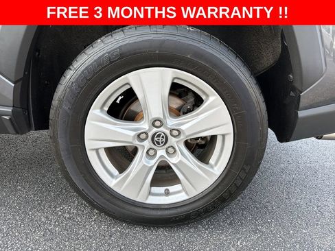 Used 2020 Toyota RAV4 XLE AWD/4WD image 33