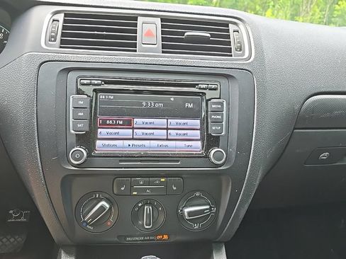 Used 2012 Volkswagen Jetta SE FWD image 22