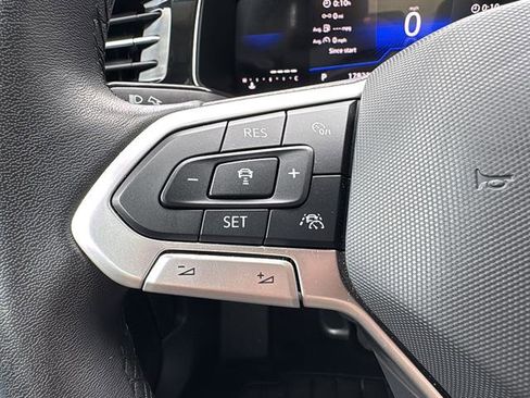 Certified 2025 Volkswagen Jetta SE FWD image 20