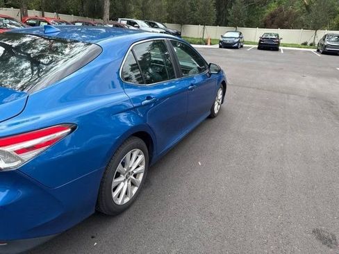 Used 2019 Toyota Camry LE FWD image 5