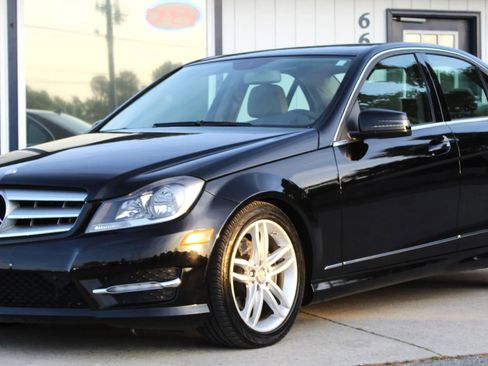 Used 2012 Mercedes-Benz C 300 4MATIC Sedan image 1