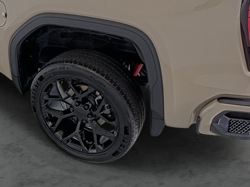 Certified 2023 GMC Sierra 1500 AT4 w/ AT4 Premium Package AWD/4WD image 9